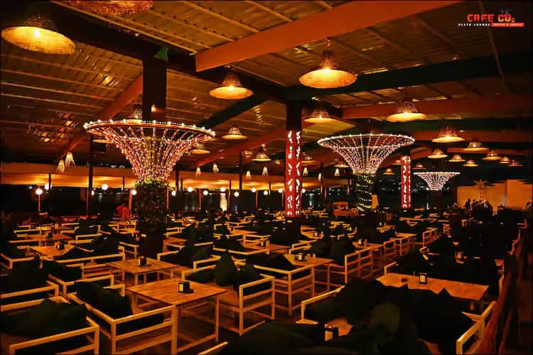 Cafe CO2 Waterfront Cabanas beside Manas Lake